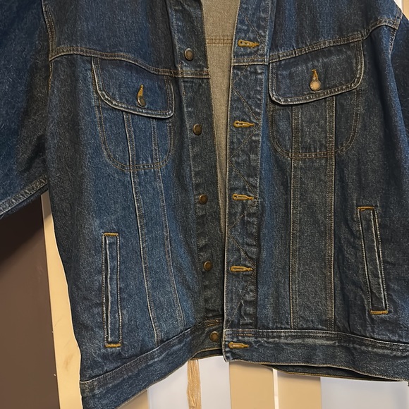 Wrangler Jean jackets size xl - Picture 3 of 4